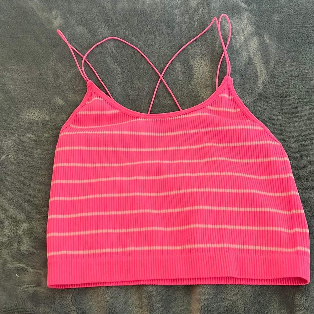 woman’s size small crop top